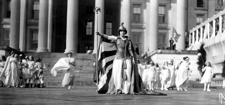 Suffrage_pageant_Washington_1913